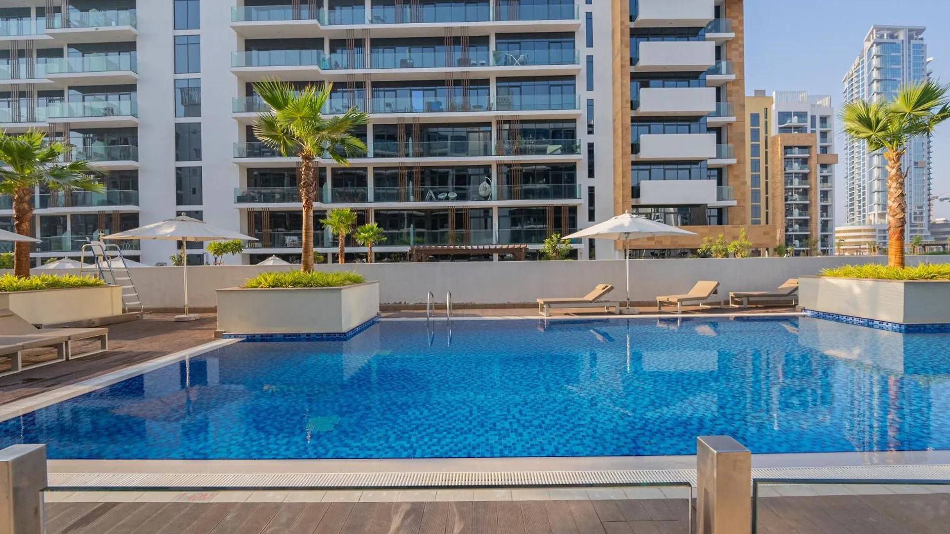 Stylish Urban Studio In Dubai 0*,